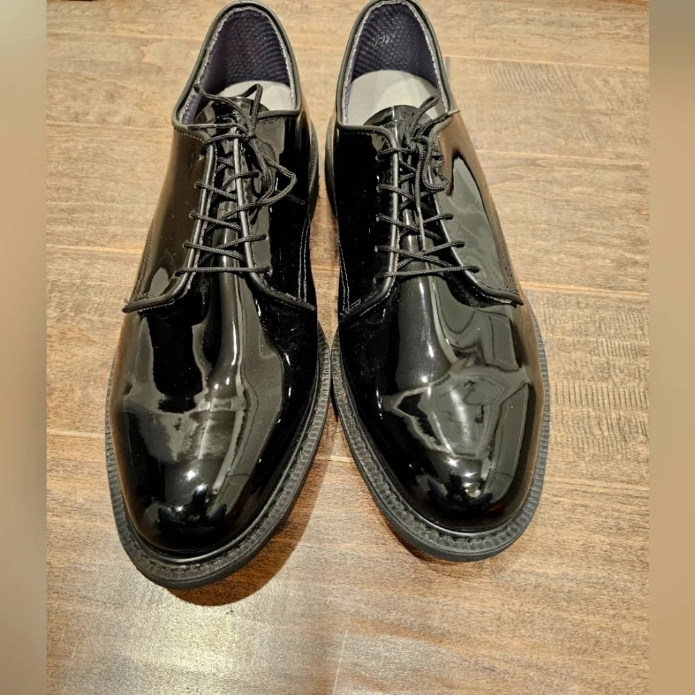 Vibram Capps - Black High Gloss Men' Shoes (NWOT) Size US 11.5D